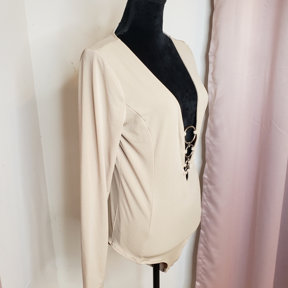 Forever 21 plunging o-ring Bodysuit - Picture 4 of 8